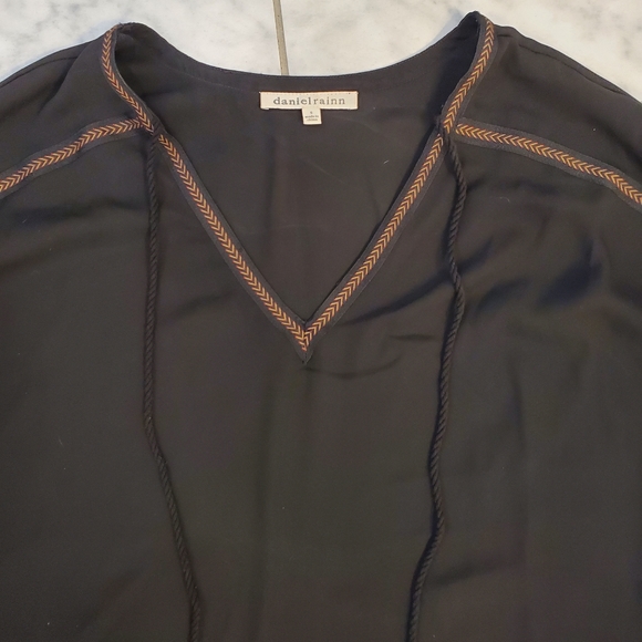 Daniel Rainn Black Bell Sleeve Tunic Top Sz Small - Picture 2 of 3